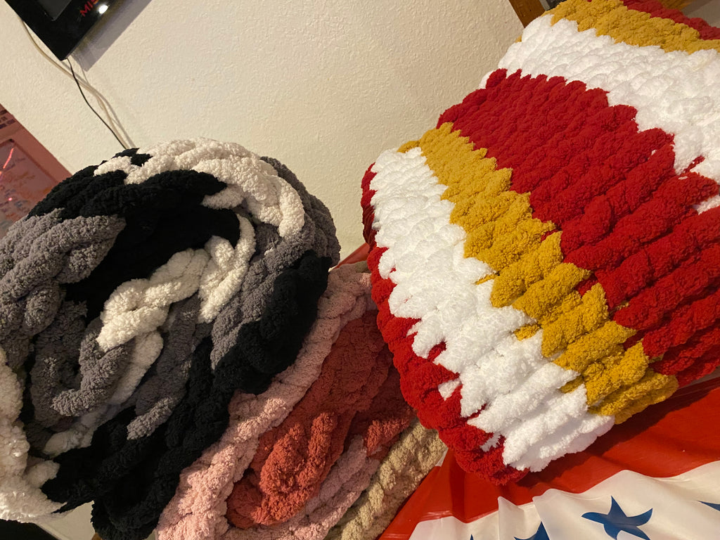 Chunky Finger-Knit Throw Blanket